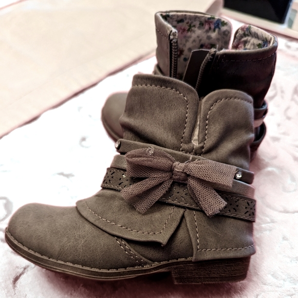 Girls biots - Picture 1 of 3